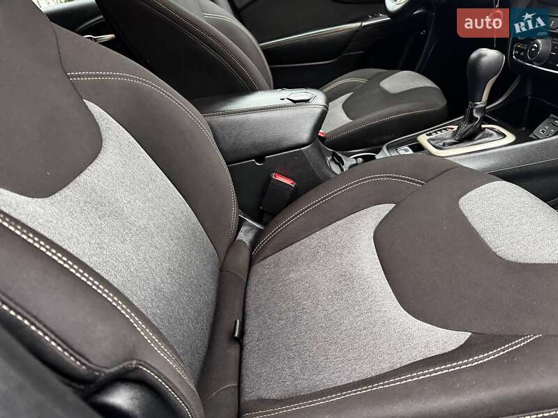 Позашляховик / Кросовер Jeep Cherokee 2015 в Охтирці