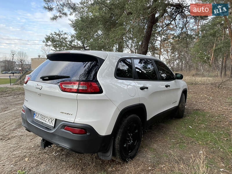 Внедорожник / Кроссовер Jeep Cherokee 2015 в Харькове