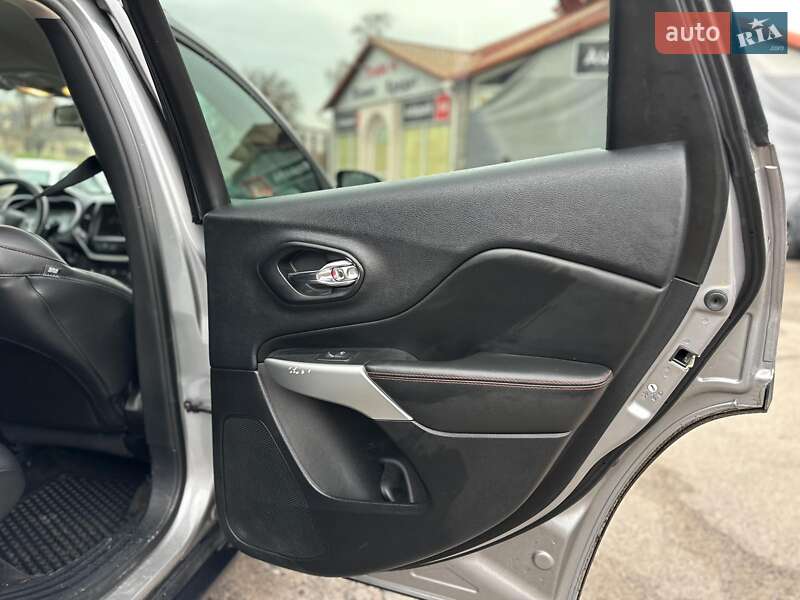 Внедорожник / Кроссовер Jeep Cherokee 2018 в Виннице фото 19 Внедорожник / Кроссовер Jeep Cherokee 2018 в Виннице