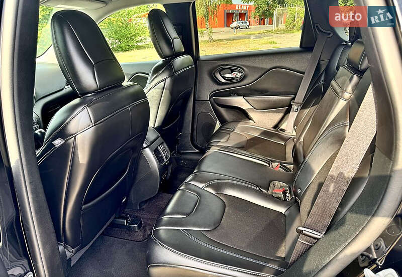 Внедорожник / Кроссовер Jeep Cherokee 2018 в Броварах