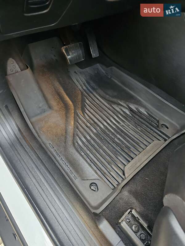 Внедорожник / Кроссовер Jeep Cherokee 2020 в Ивано-Франковске фото 22 Внедорожник / Кроссовер Jeep Cherokee 2020 в Ивано-Франковске