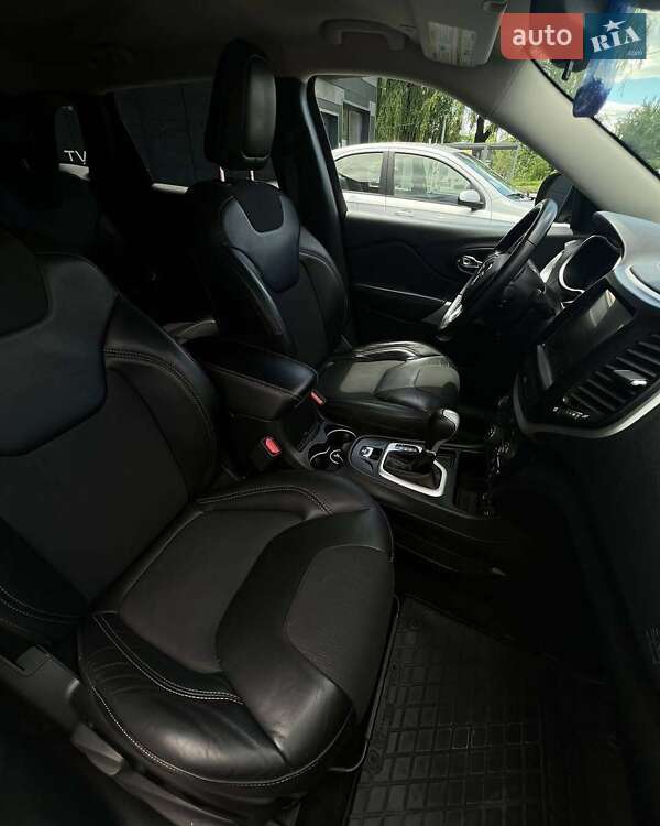 Внедорожник / Кроссовер Jeep Cherokee 2017 в Львове