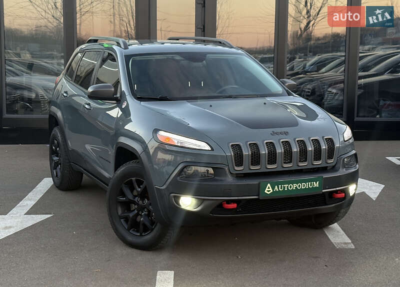 Внедорожник / Кроссовер Jeep Cherokee 2014 в Киеве