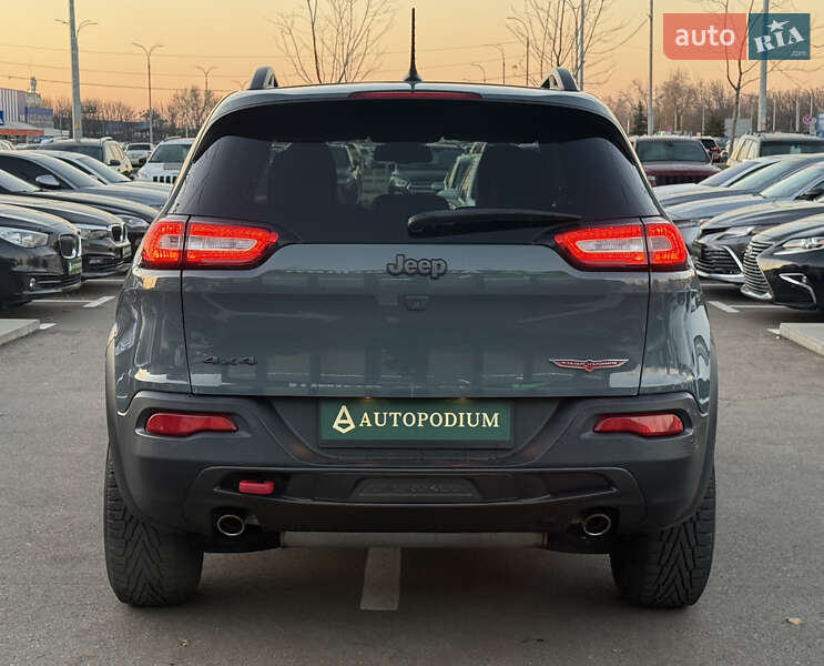 Внедорожник / Кроссовер Jeep Cherokee 2014 в Киеве