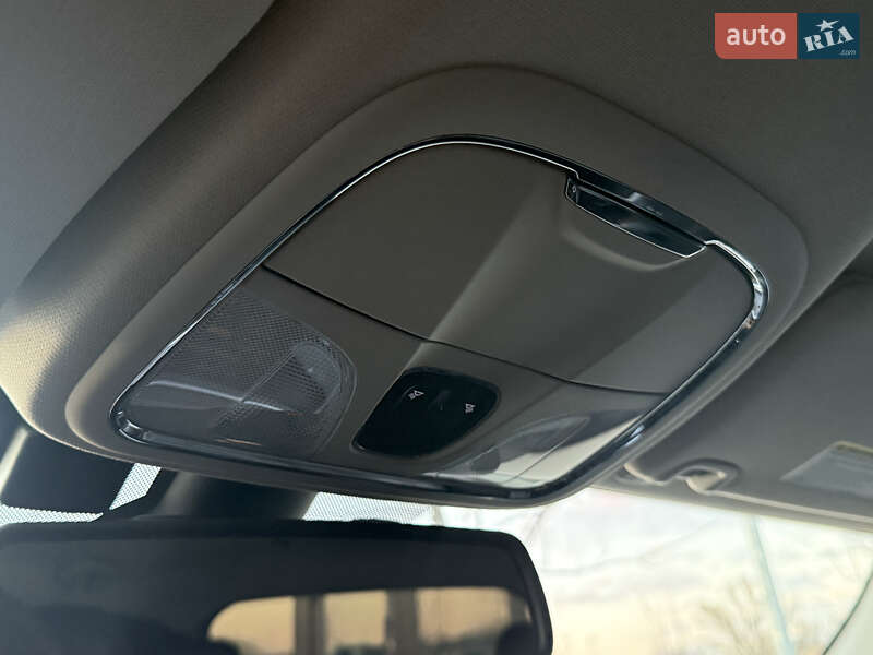 Внедорожник / Кроссовер Jeep Cherokee 2014 в Киеве