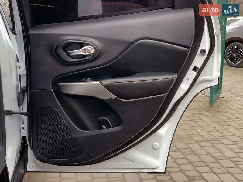 Внедорожник / Кроссовер Jeep Cherokee 2021 в Бердичеве