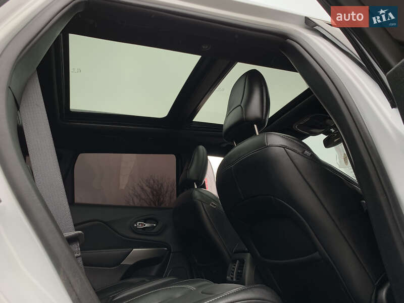 Внедорожник / Кроссовер Jeep Cherokee 2021 в Бердичеве