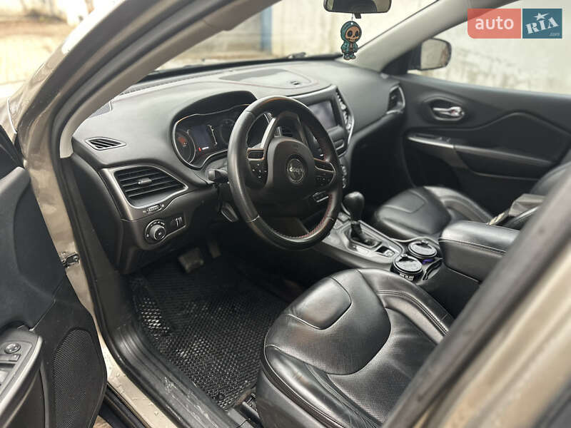 Внедорожник / Кроссовер Jeep Cherokee 2018 в Ивано-Франковске