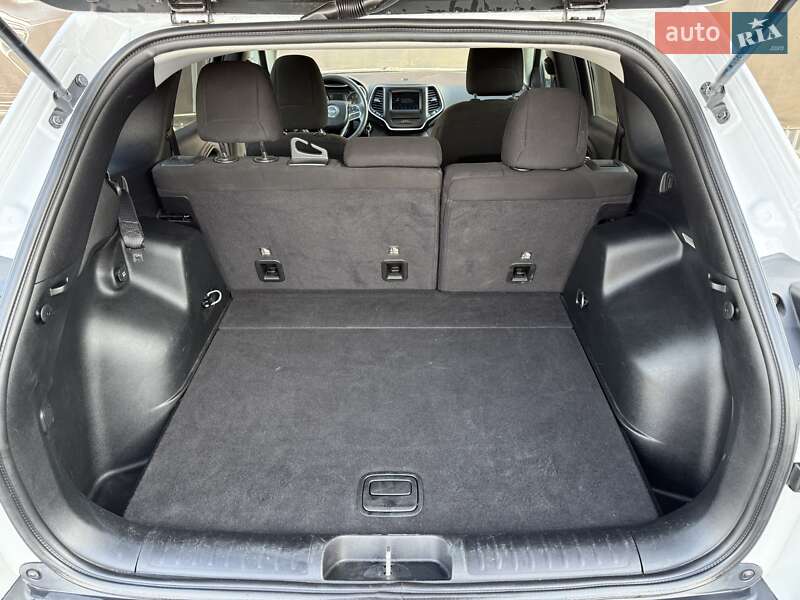 Внедорожник / Кроссовер Jeep Cherokee 2019 в Львове