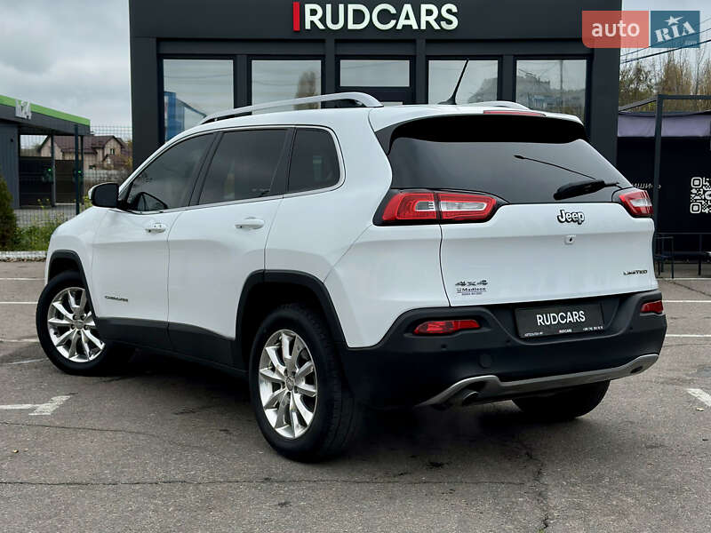 Внедорожник / Кроссовер Jeep Cherokee 2015 в Кременчуге