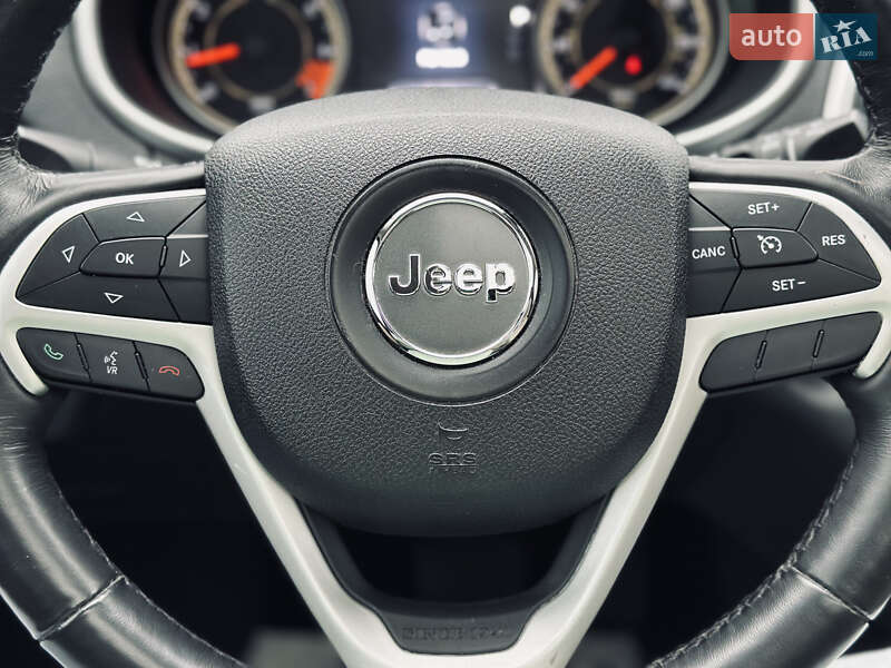 Внедорожник / Кроссовер Jeep Cherokee 2015 в Кременчуге