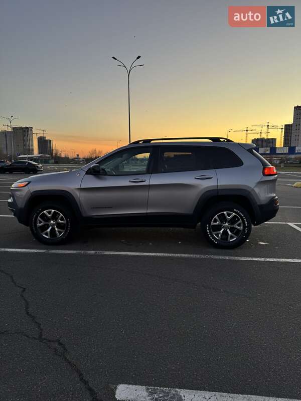 Внедорожник / Кроссовер Jeep Cherokee 2016 в Киеве фото 3 Внедорожник / Кроссовер Jeep Cherokee 2016 в Киеве