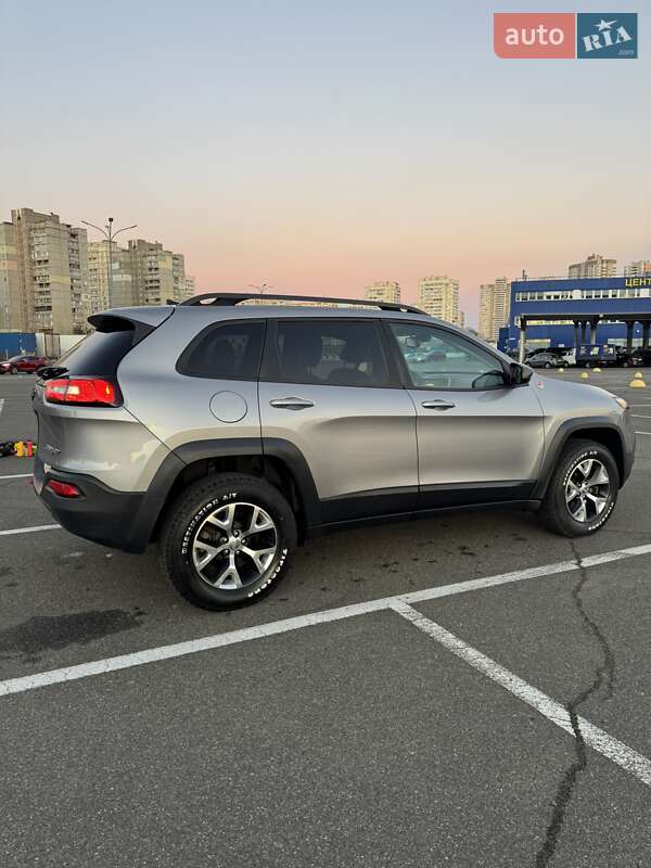 Внедорожник / Кроссовер Jeep Cherokee 2016 в Киеве фото 8 Внедорожник / Кроссовер Jeep Cherokee 2016 в Киеве