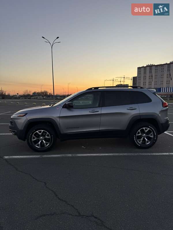 Внедорожник / Кроссовер Jeep Cherokee 2016 в Киеве фото 13 Внедорожник / Кроссовер Jeep Cherokee 2016 в Киеве