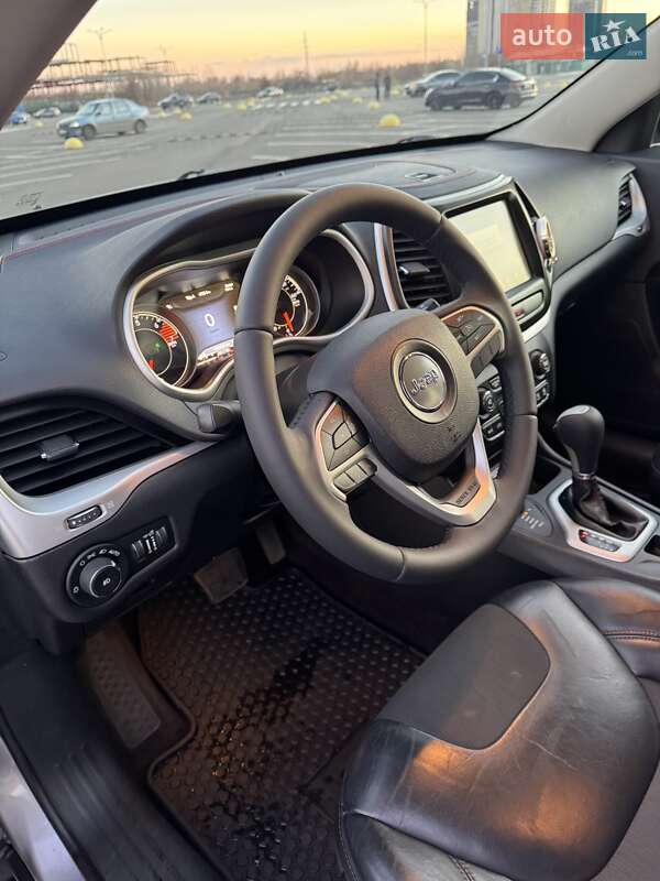 Внедорожник / Кроссовер Jeep Cherokee 2016 в Киеве фото 16 Внедорожник / Кроссовер Jeep Cherokee 2016 в Киеве