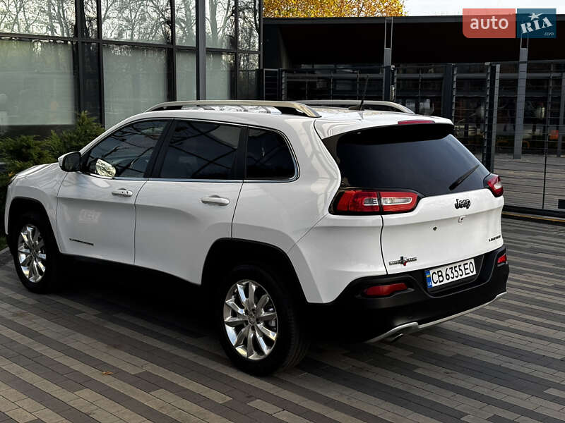 Внедорожник / Кроссовер Jeep Cherokee 2016 в Киеве
