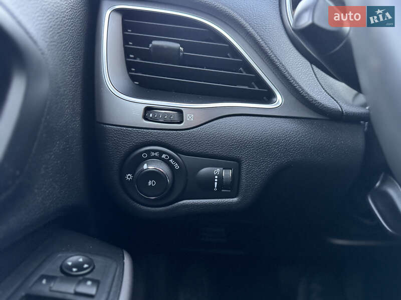 Позашляховик / Кросовер Jeep Cherokee 2019 в Львові