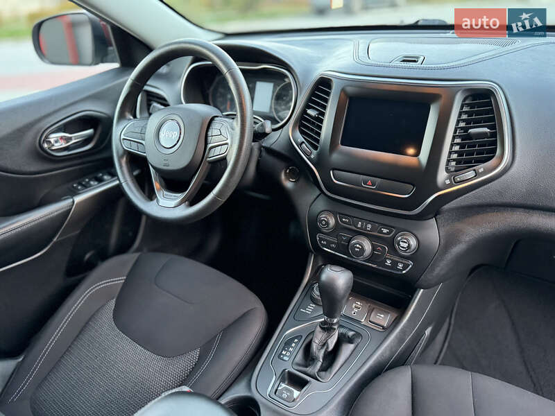Позашляховик / Кросовер Jeep Cherokee 2019 в Львові