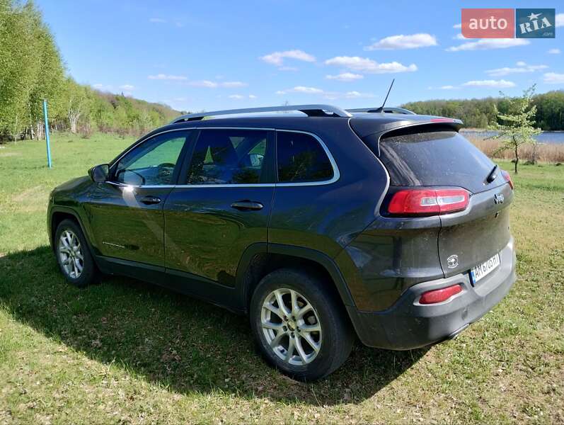 Внедорожник / Кроссовер Jeep Cherokee 2015 в Андрушевке