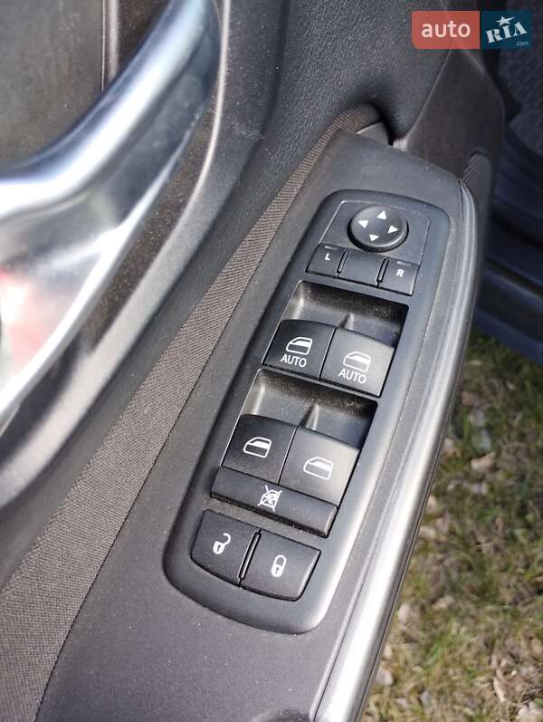 Внедорожник / Кроссовер Jeep Cherokee 2015 в Андрушевке