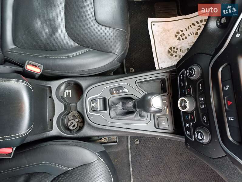 Внедорожник / Кроссовер Jeep Cherokee 2021 в Киеве