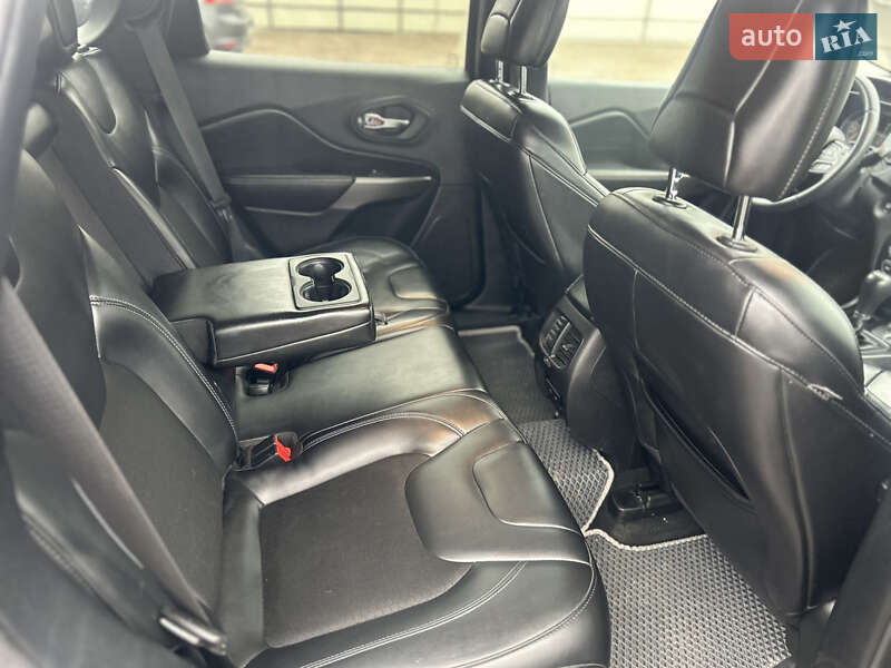 Позашляховик / Кросовер Jeep Cherokee 2020 в Переяславі