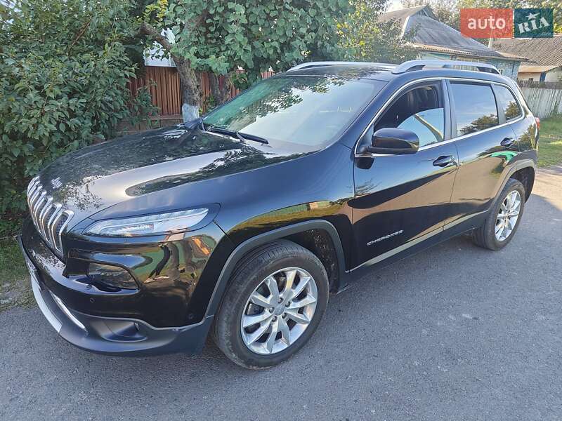 Внедорожник / Кроссовер Jeep Cherokee 2016 в Киеве