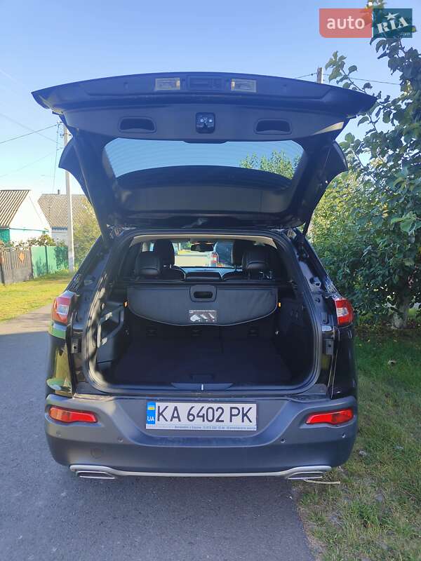 Внедорожник / Кроссовер Jeep Cherokee 2016 в Киеве