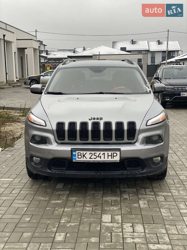 Позашляховик / Кросовер Jeep Cherokee 2014 в Рівному фото Позашляховик / Кросовер Jeep Cherokee 2014 в Рівному