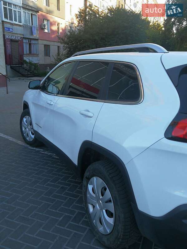 Позашляховик / Кросовер Jeep Cherokee 2015 в Кропивницькому