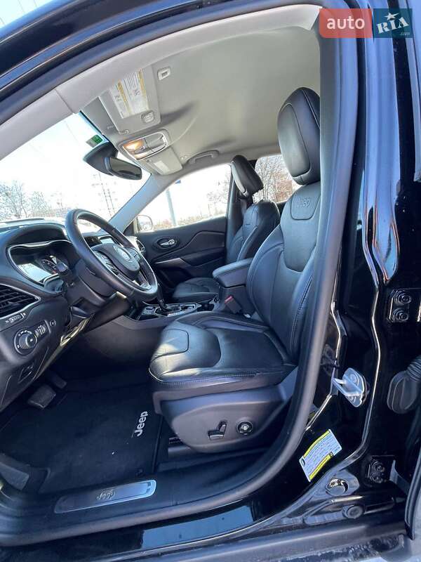 Внедорожник / Кроссовер Jeep Cherokee 2019 в Львове