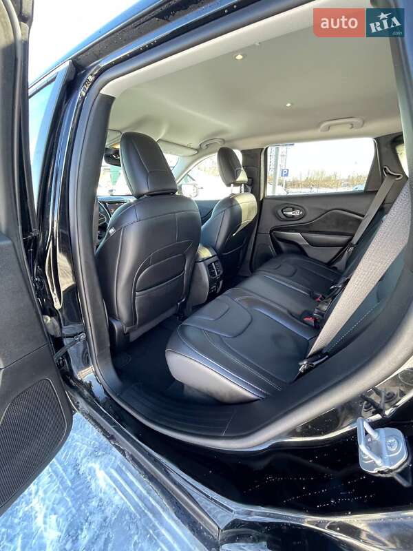 Внедорожник / Кроссовер Jeep Cherokee 2019 в Львове