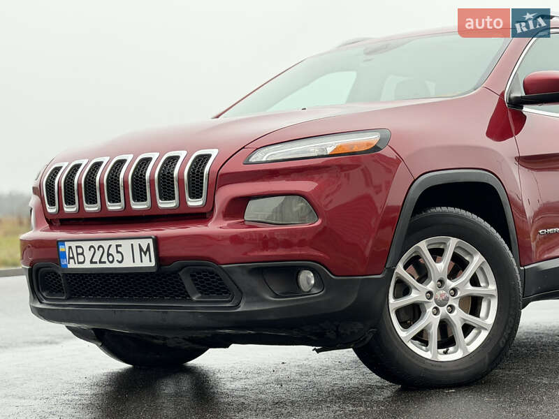 Внедорожник / Кроссовер Jeep Cherokee 2015 в Виннице
