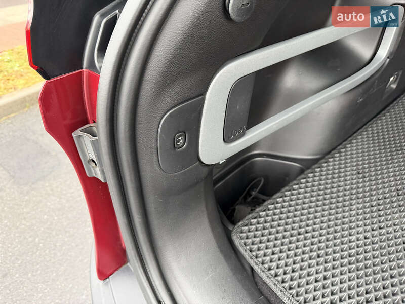 Внедорожник / Кроссовер Jeep Cherokee 2015 в Виннице