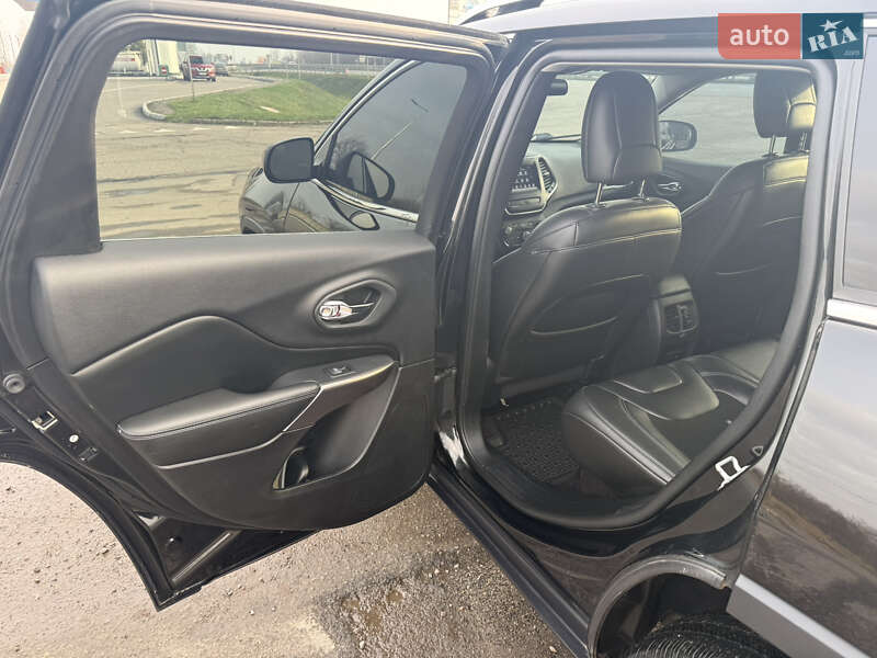 Внедорожник / Кроссовер Jeep Cherokee 2018 в Полтаве фото 35 Внедорожник / Кроссовер Jeep Cherokee 2018 в Полтаве