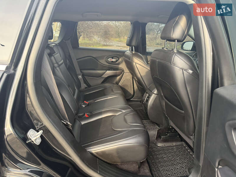Внедорожник / Кроссовер Jeep Cherokee 2018 в Полтаве фото 40 Внедорожник / Кроссовер Jeep Cherokee 2018 в Полтаве