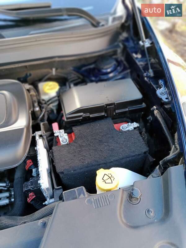 Внедорожник / Кроссовер Jeep Cherokee 2015 в Ромнах