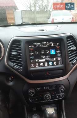 Внедорожник / Кроссовер Jeep Cherokee 2015 в Сумах