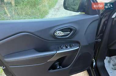 Внедорожник / Кроссовер Jeep Cherokee 2018 в Гайвороне