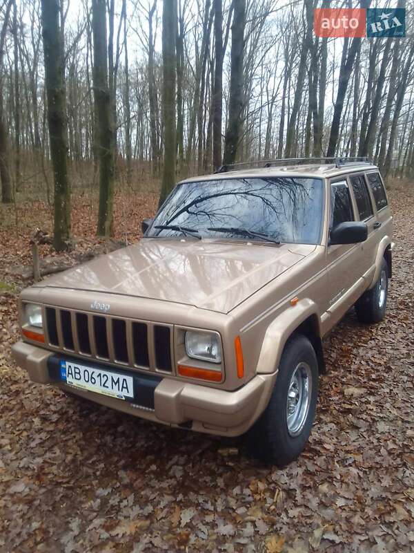 Внедорожник / Кроссовер Jeep Cherokee 1998 в Гайсине