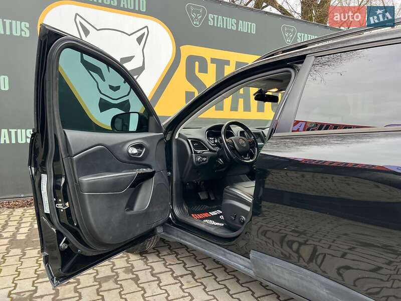 Внедорожник / Кроссовер Jeep Cherokee 2020 в Хмельницком