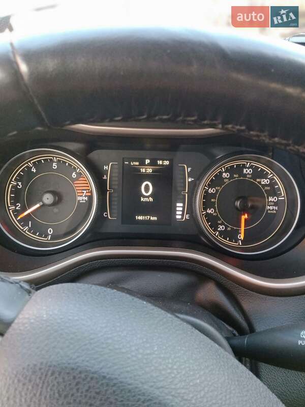 Внедорожник / Кроссовер Jeep Cherokee 2015 в Ромнах