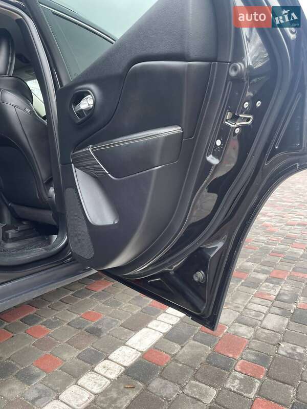 Внедорожник / Кроссовер Jeep Cherokee 2016 в Днепре