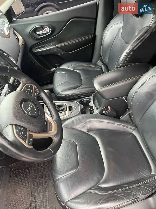 Внедорожник / Кроссовер Jeep Cherokee 2016 в Днепре