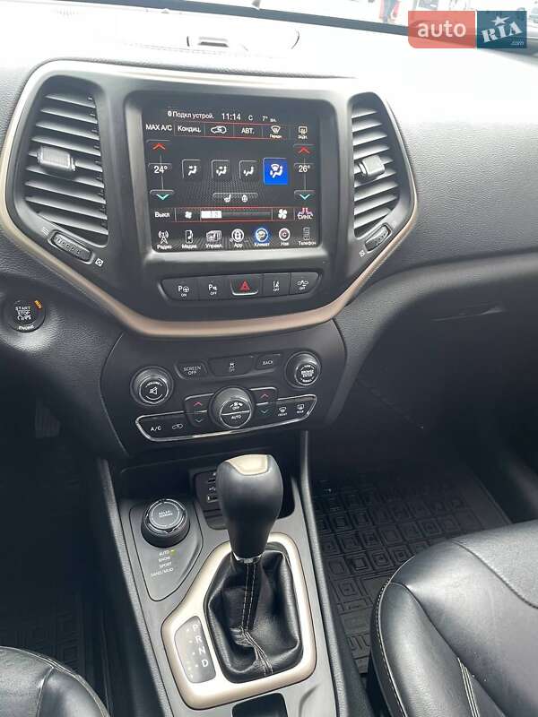 Внедорожник / Кроссовер Jeep Cherokee 2016 в Днепре