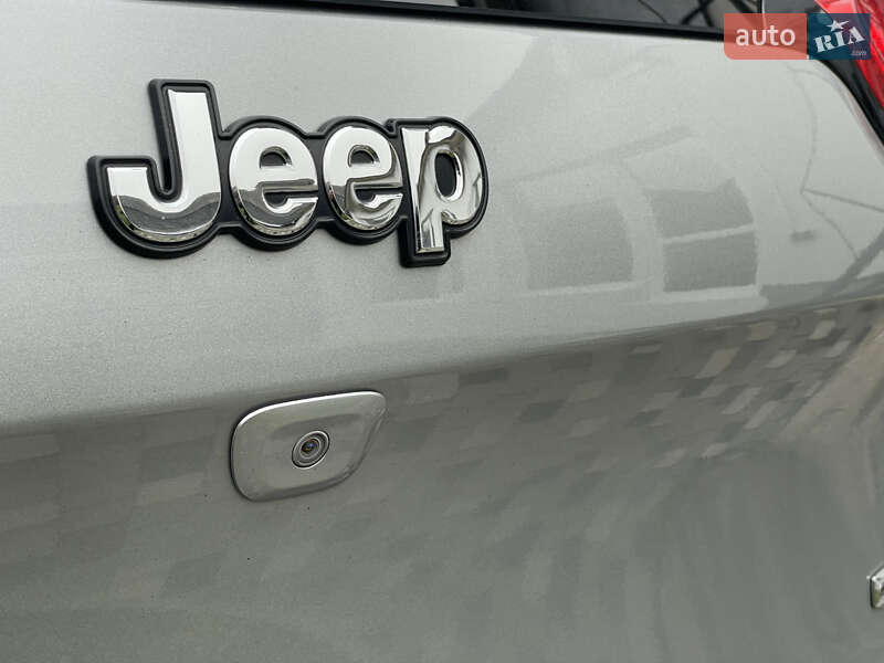 Внедорожник / Кроссовер Jeep Cherokee 2014 в Лубнах