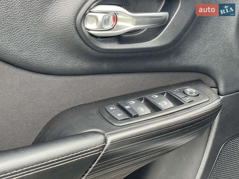 Внедорожник / Кроссовер Jeep Cherokee 2014 в Лубнах