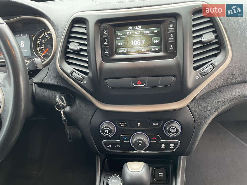 Внедорожник / Кроссовер Jeep Cherokee 2014 в Лубнах