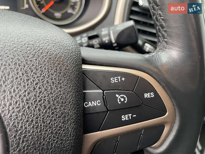 Внедорожник / Кроссовер Jeep Cherokee 2014 в Лубнах