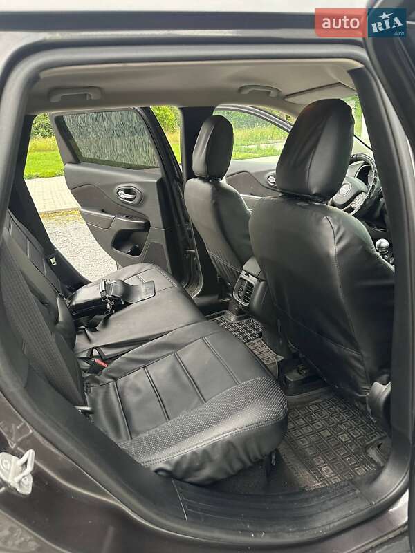 Позашляховик / Кросовер Jeep Cherokee 2014 в Житомирі
